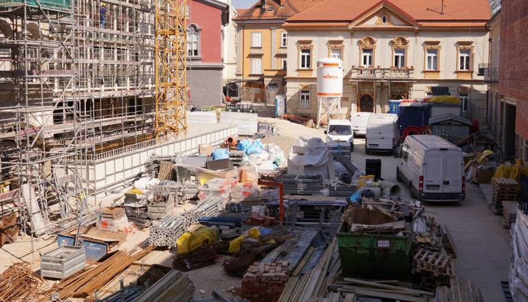 FOTO in VIDEO: Vpogled v nastajanje novega kulturnega središča, Center Rotovž odprl vrata obiskovalcem