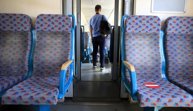 Šokantno presenečenje: Na vlaku pozabila kar 20 tarantel