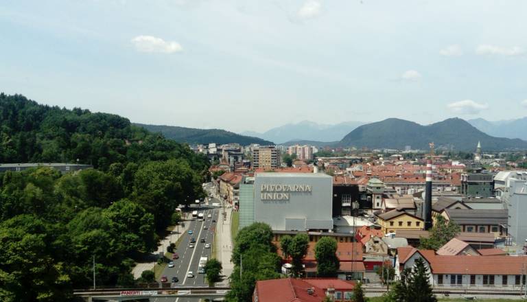 Šiškarji zahtevajo ležeče policaje, Jankovićev odgovor jih je presenetil
