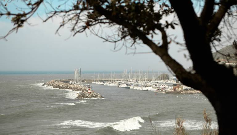 Orkanska burja na Hrvaškem, sunki vetra do 160 kilometrov na uro