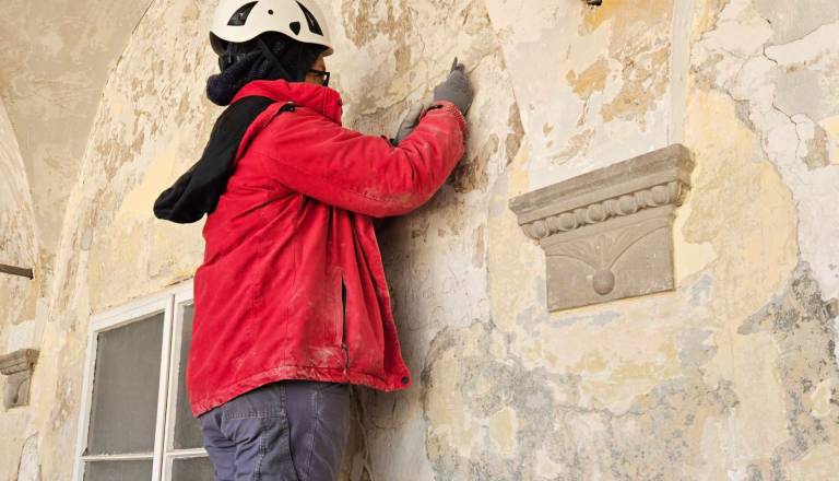 Kaj skrivajo zidovi Rotovža? Odkrili grafite iz 16. stoletja