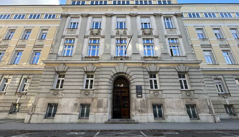 Sojenje Mariborčanki za uboj partnerja: Na sodišču znova o akutni stresni reakciji pri obtoženi 