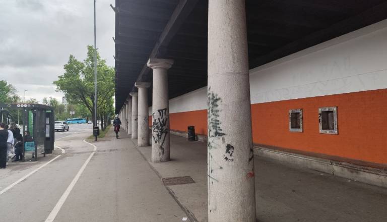 »Oranžna zgrešena poteza«: Nova barva na Plečnikovemu stadionu za Bežigradom razburila mimoidoče