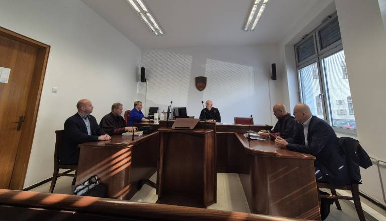 Dervarič in Kamenšek zaradi odvoza smeti na sodišču, soboški Saubermacher terja občino