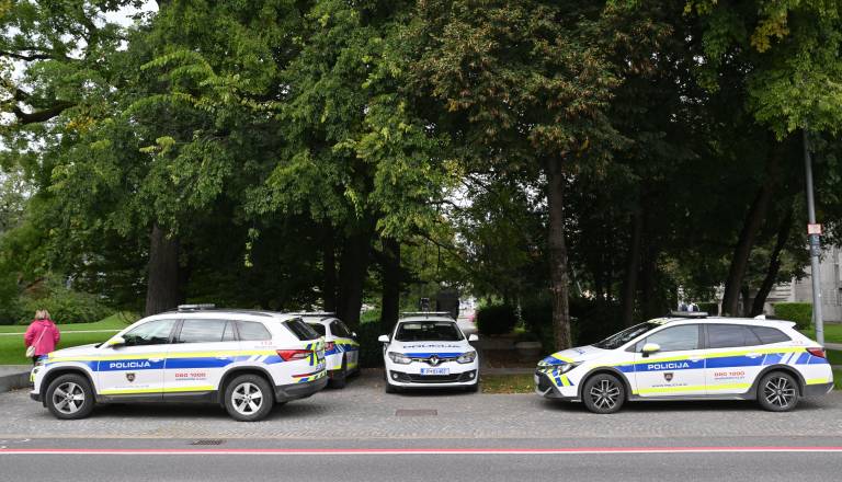 Panika na Štajerskem: Osnovne šole prejele grožnje, policija že na terenu