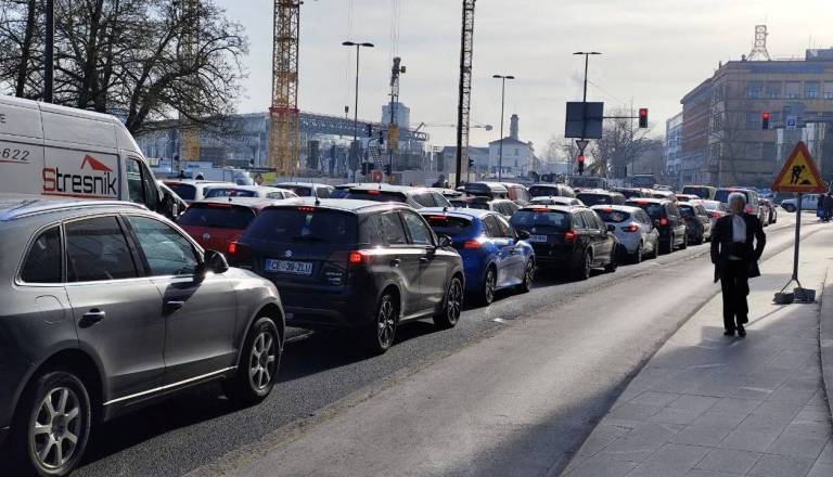 Ljubljana se ustavlja: Prihajajo nove zapore, promet bo še hujši