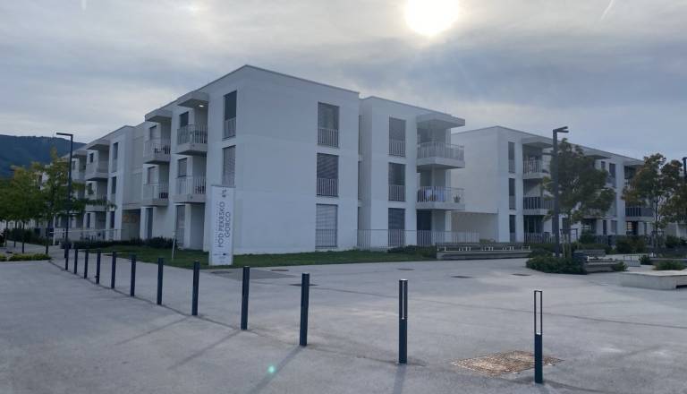 Stanovalci pod Pekrsko gorco opozarjajo na nevzdržne razmere. So res bili več mesecev brez tople vode?