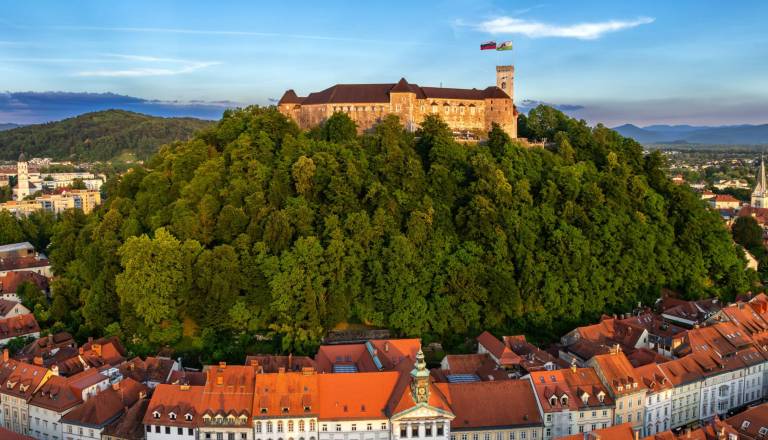 V sredo in petek zaprte poti na Grajskem griču: Preverite, kdaj in kje ne boste mogli mimo