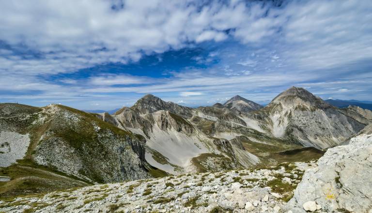 Za nedovoljeno prenočevanje v Julijskih Alpah se obeta visoka kazen