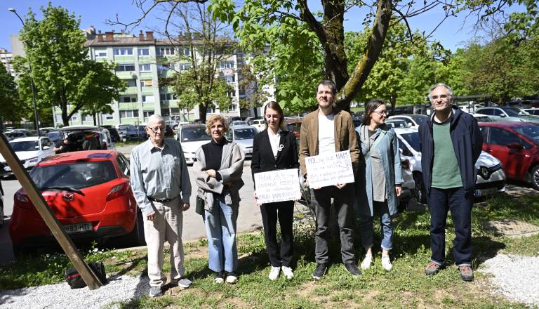 FOTO: V petek se začne – referendum proti parkirninam že razburja Ljubljano