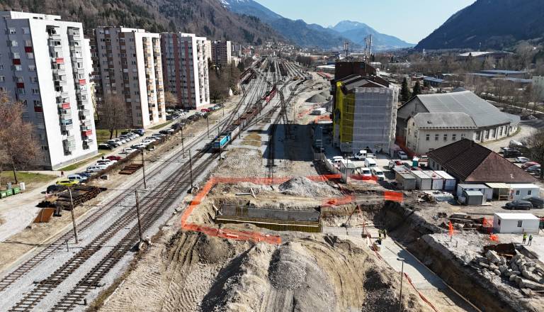 Prihaja velika sprememba za potnike na Jesenicah: Podhod, dvigala in nova povezava