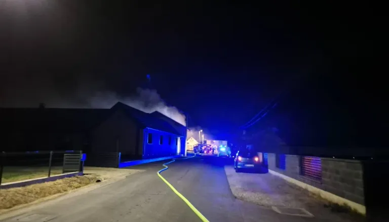 FOTO in VIDEO: Znane nove podrobnosti večernega požara v Odrancih, ostrešji dveh objektov uničeni