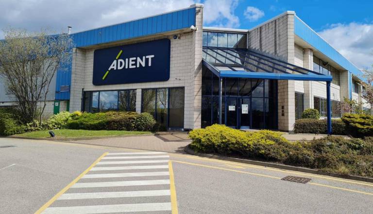 Delavcev na Dolenjskem ni več: podjetja zdaj gledajo proti Filipinom in Indiji