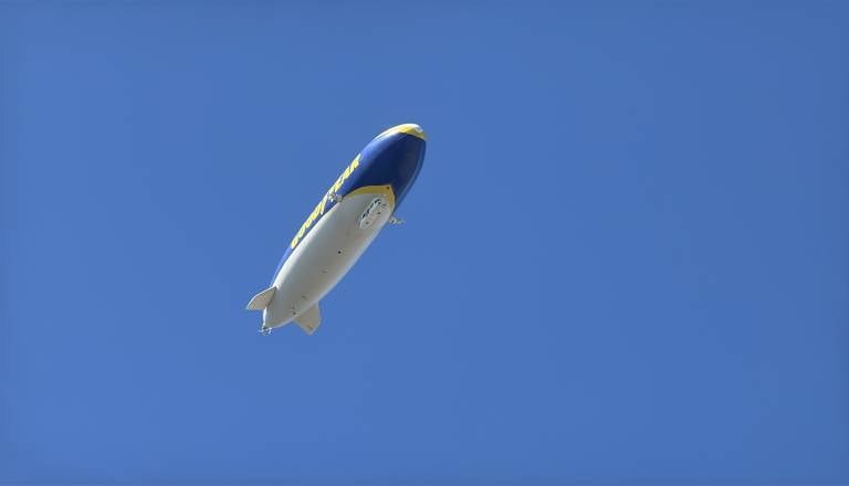 FOTO in VIDEO: Neverjetno blizu! Nad Mariborom letel legendarni cepelin