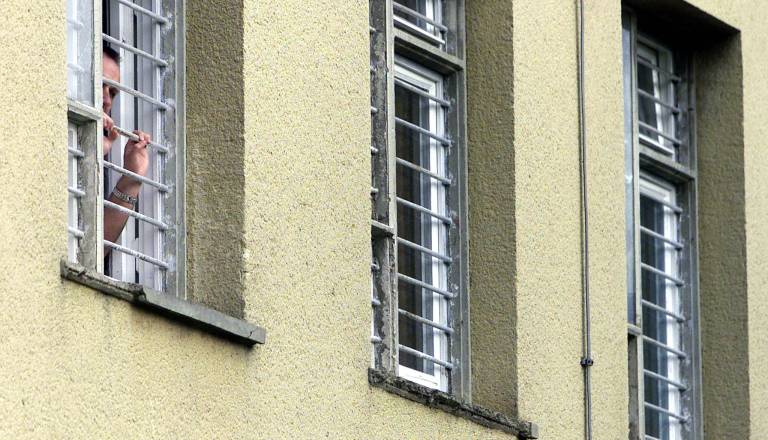 Na kandidatni listi Resni.ce tudi odvetnik, ki naj bi strankam zaračunaval preveč, vse pa je povezano s soboškim priporom