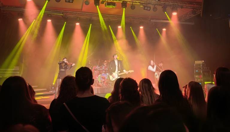 FOTO in VIDEO: Silente navdušili v Mariboru, dvorana Lent pela v en glas