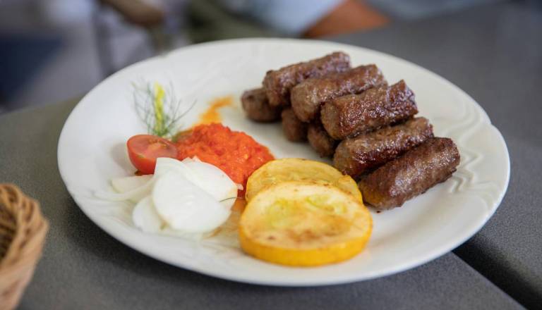 Znani trgovec umaknil izdelek za piknik. Preverite, ali ga imate doma
