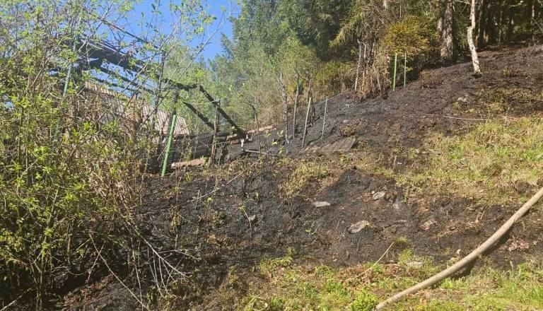 Gasilci med gašenjem počitniškega objekta truplo, možnost kaznivega dejanja so izključili