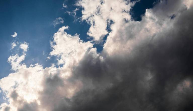 Lepo vreme ne bo dolgo trajalo, prihajajo plohe in občutna ohladitev