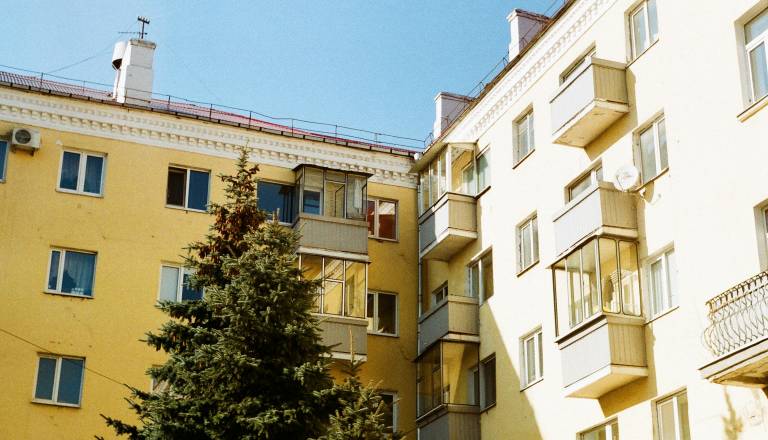 Prodaja v porastu, a rast cen ne pojenja: Stanovanja v Ljubljani že več kot 5000 evrov na kvadratni meter