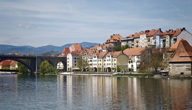 Kam ta konec tedna? V Maribor prihajajo Sirenia, Midnight Ride in prvomajski pohodi