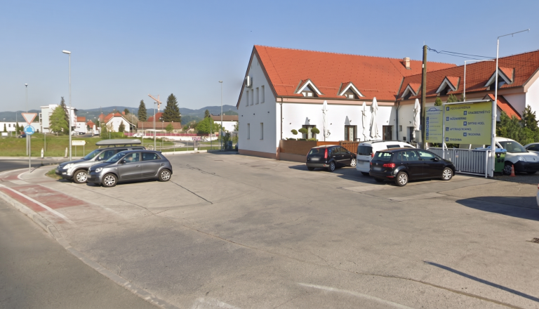 Konec prometnega kaosa pred mariborskim gostiščem? Občina že pripravlja načrte