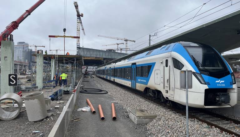 Pozor, potniki: Zaradi delne zapore železniške postaje med prazniki spremembe v prometu