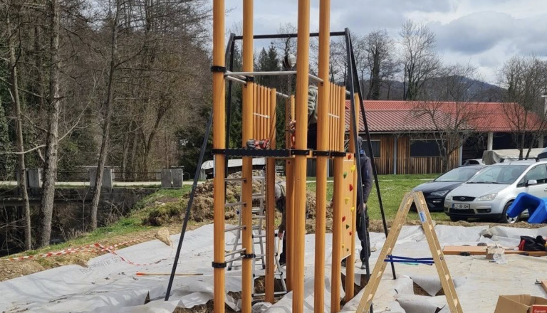 Poglejte, kakšno igrišče nastaja na Dolenjskem, otroci bodo navdušeni