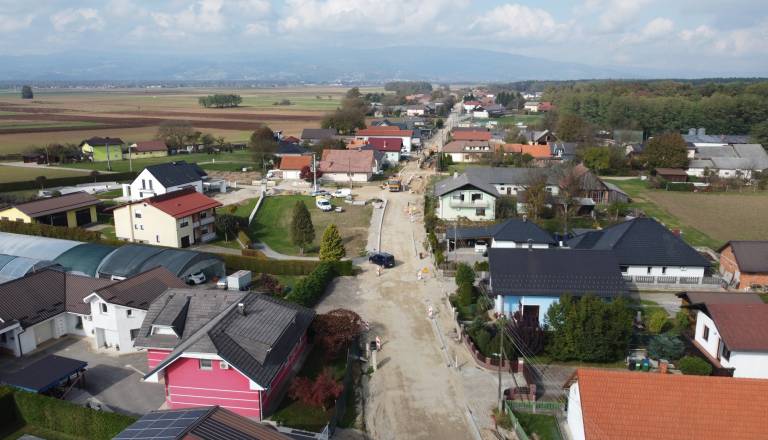 Rekonstrukciji ceste v Brunšviku še ni videti konca, dela znova podaljšana