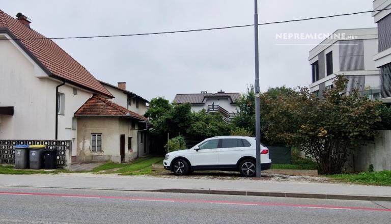 160 tisočakov za hišo v Ljubljani: Preverili smo, kaj dobite za najnižjo ceno