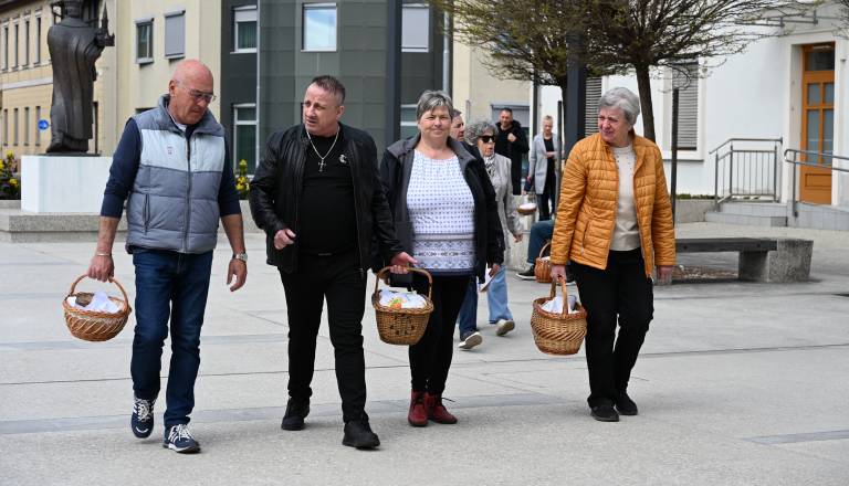 FOTO: Tako so v Murski Soboti blagoslovili velikonočne jedi