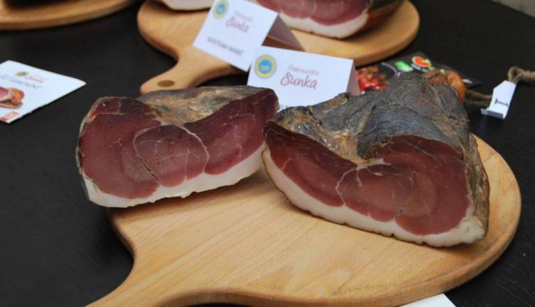 Zakaj je prekmurska šunka zaščitena v EU?