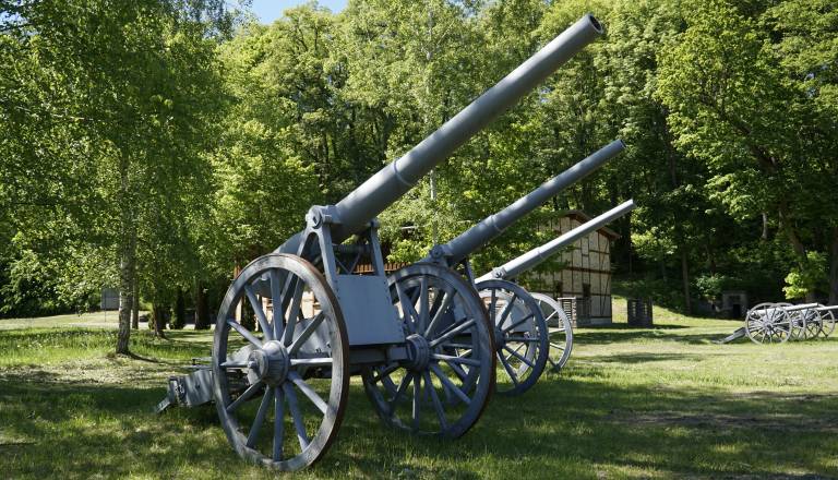Grozljivka na praznik, top nenadoma ubil moškega