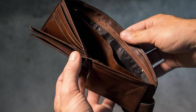 Upokojenec nasedel goljufom, ukradli so mu pol milijona evrov