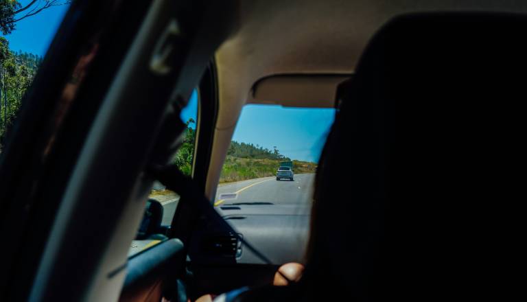 Na gorenjski avtocesti dopoldne oviran promet proti Karavankam