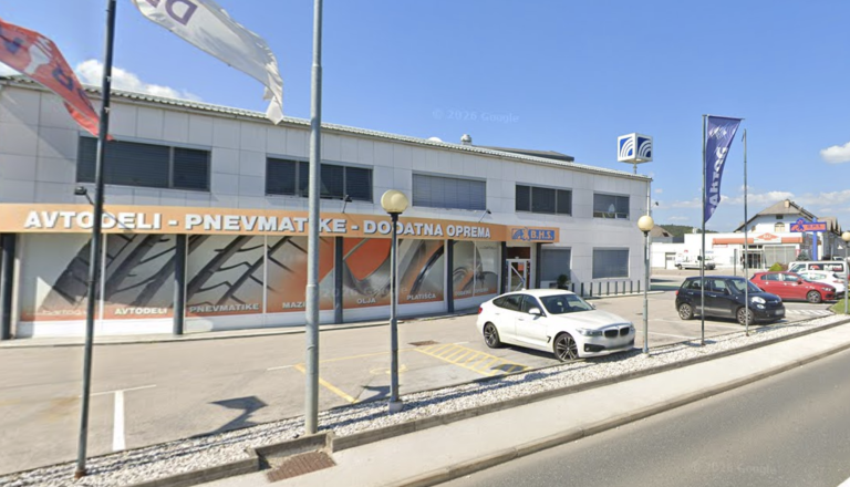 Nevaren ‘motoshow’ na Dolenjskem, nastala tudi škoda: »Dogodka nismo odobrili«