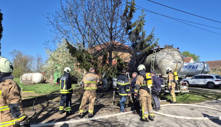 Lipa: Znano, zakaj je zagorela zapuščena kabina tovornjaka