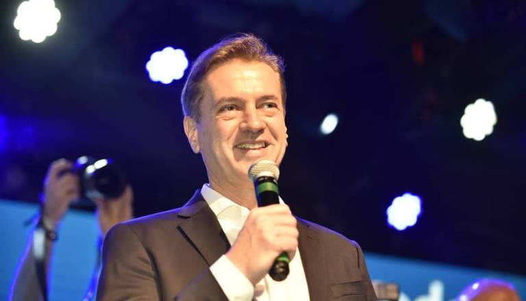 Golobova vlada še zadnjič na redno sejo s polnimi pooblastili