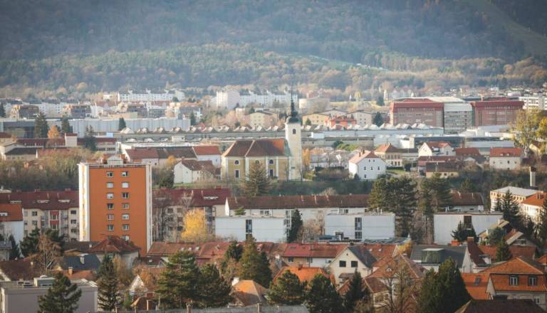 Mariborska občina v Radvanju prodaja zemljišče, takšna je izklicna cena