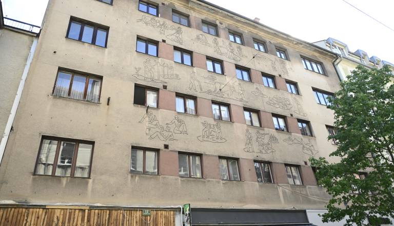 FOTO: Hiša v središču Ljubljane skriva Bauhausovo skrivnost: Zgradila jo je ženska pri 39 letih, danes pa spet oživlja mesto