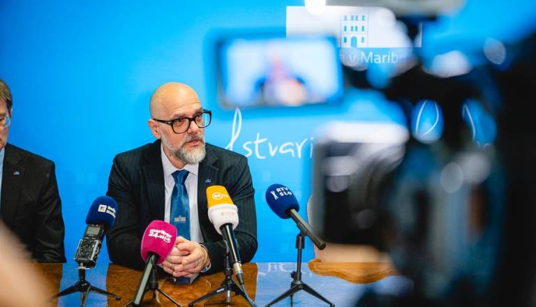 FOTO in VIDEO: Dean Korošak po zmagi na rektorskih volitvah: »Veselim se naslednjih štirih let«
