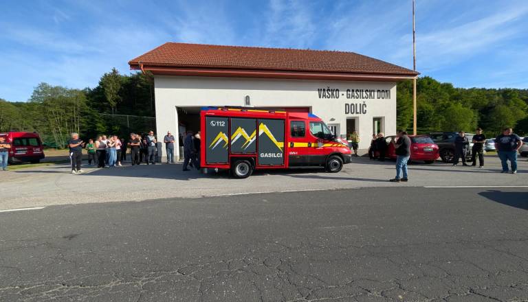 FOTO: Tudi Prostovoljno gasilsko društvo Dolič bogatejše za novo gasilsko vozilo