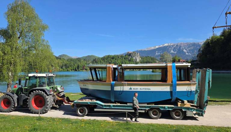 Na Bledu nova atrakcija: Hidrobus 