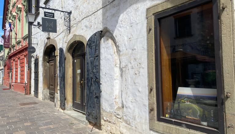 Po desetih letih Vinoteka Kobal zapušča Prešernovo ulico: »Ptuj se prazni«
