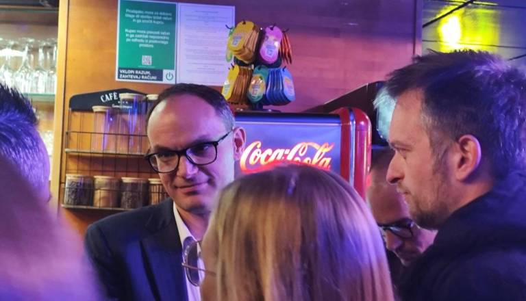 Demokrati brez glasu proti potrdili vstop v koalicijo s SDS, NSi, SLS in Fokusom
