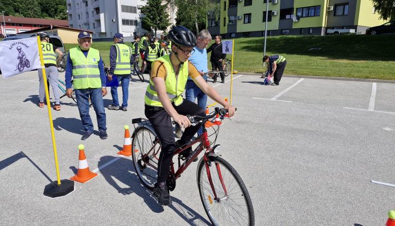 Osnovnošolci na Ptujskem preverjali prometno znanje in spretnosti s kolesom. To so rezultati