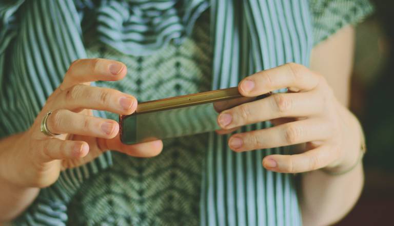 Ljudje dobivajo SMS sporočila o prometnem prekršku, gre za prevaro?