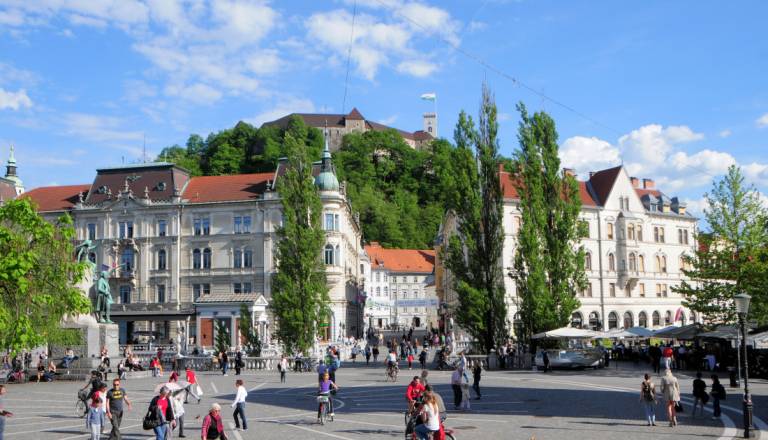 Stanovanja v centru Ljubljane za najem od 136 do 465 evrov: Kdo jih dobi in zakaj
