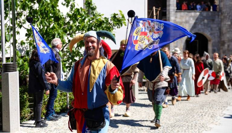FOTO: Vitezi, sokolarji in srednjeveški vrvež preplavili Ljubljanski grad