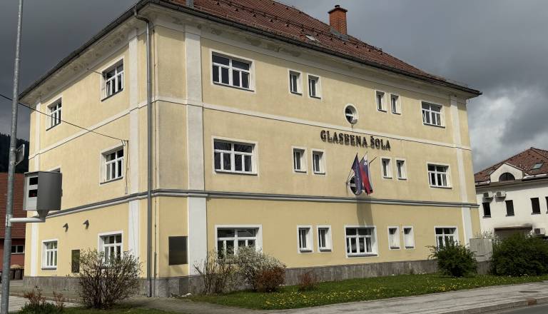 65 let zgodb, treme in aplavzov: od 111 do skoraj 300 učencev, od nekaj inštrumentov do širokega spektra programov